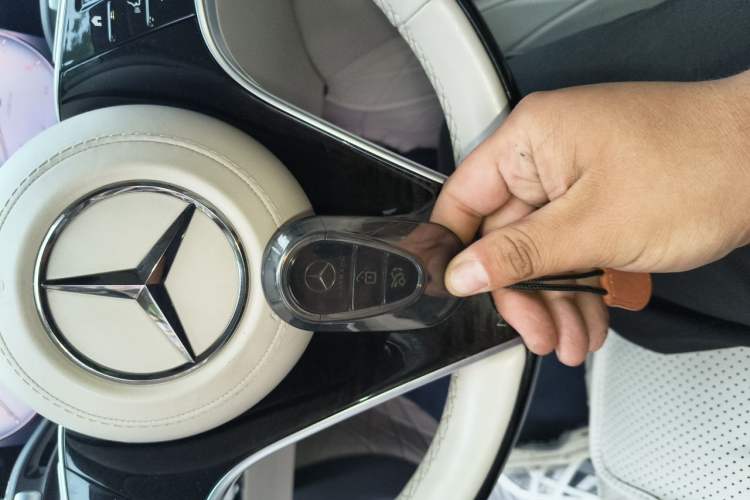 Used Mercedes-Benz Maybach S-Class 2023 S 480 4MATIC Vehicle Key