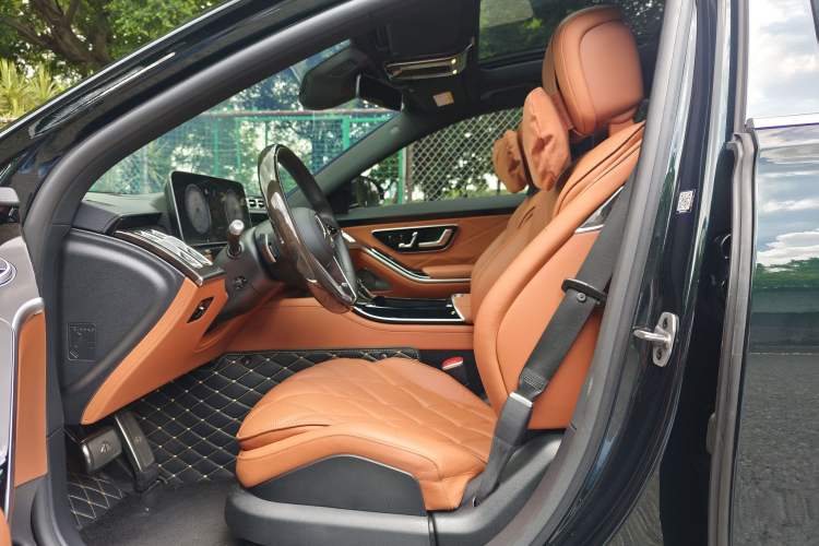 Used Mercedes-Benz Maybach S-Class 2023 S 480 4MATIC Interior 1