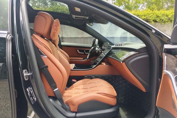 Used Mercedes-Benz Maybach S-Class 2023 S 480 4MATIC Interior 3
