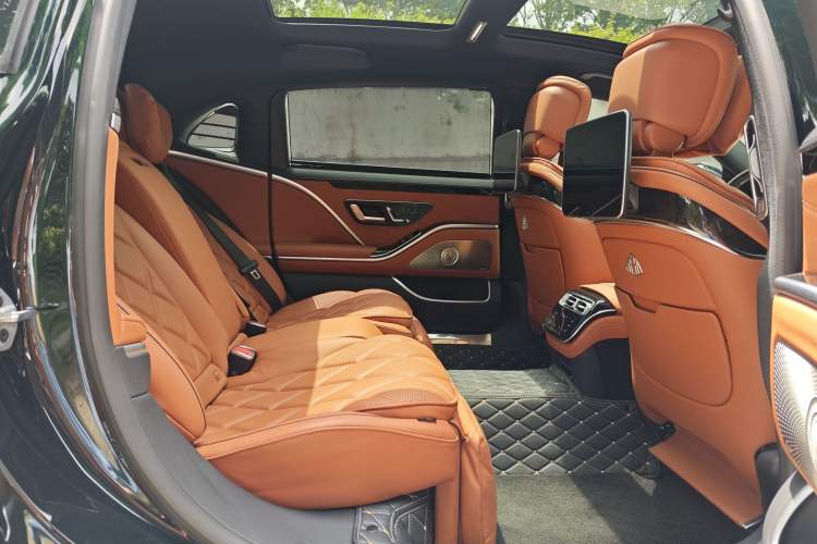 Used Mercedes-Benz Maybach S-Class 2023 S 480 4MATIC Interior 4