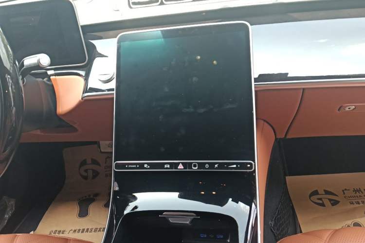 Used Mercedes-Benz Maybach S-Class 2023 S 480 4MATIC Audio And AC Panel