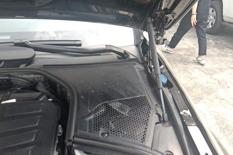 Used Mercedes-Benz Maybach S-Class 2023 S 480 4MATIC Engine Bay Left