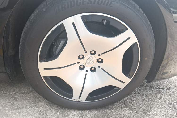 Used Mercedes-Benz Maybach S-Class 2023 S 480 4MATIC Right Front Wheel Hub
