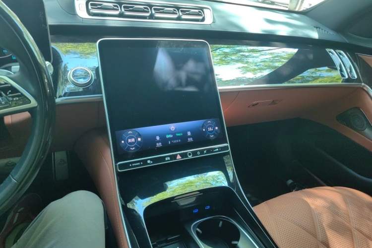 Used Mercedes-Benz Maybach S-Class 2024 Refresh S 480 4MATIC Audio And AC Panel