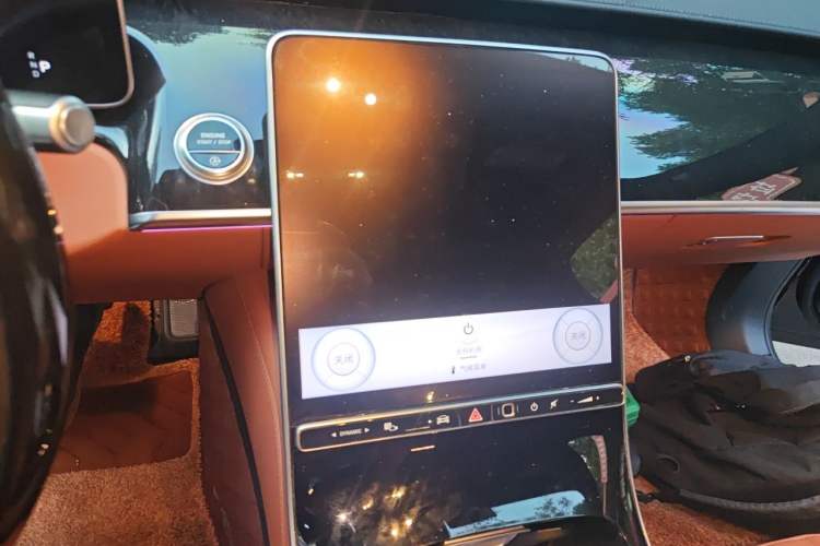 Used Mercedes-Benz Maybach S-Class 2024 S 480 4MATIC Audio And AC Panel