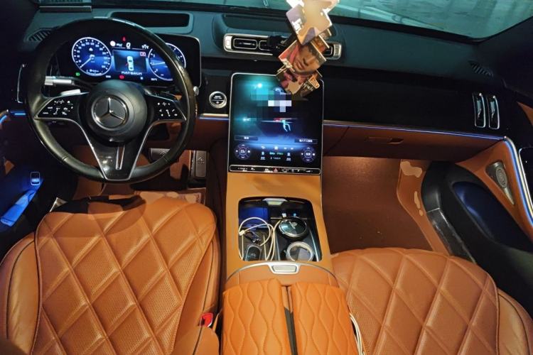 Used Mercedes-Benz Maybach S-Class 2024 S 480 4MATIC Center Console