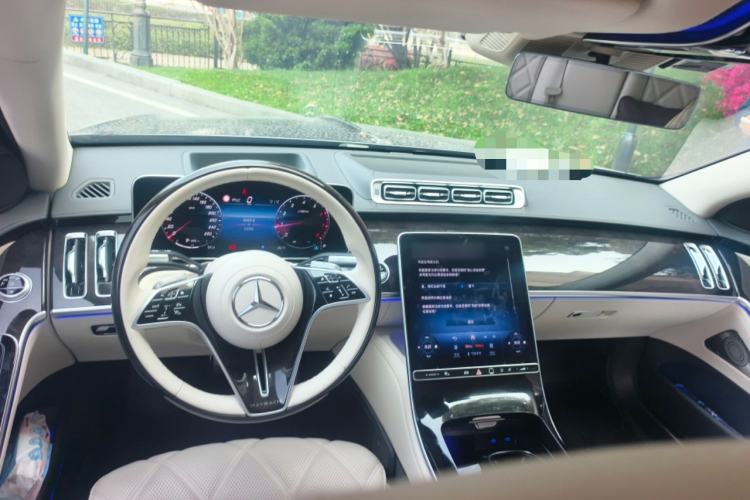 Used Mercedes-Benz Maybach S-Class 2024 Refresh S 480 4MATIC Center Console