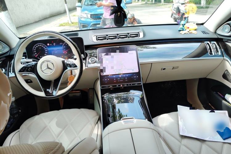 Used Mercedes-Benz Maybach S-Class 2024 Refresh S 480 4MATIC Center Console