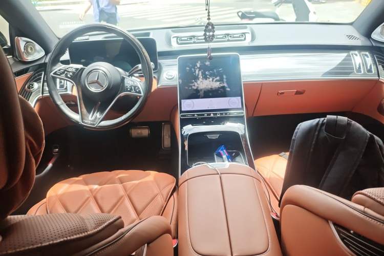 Used Mercedes-Benz Maybach S-Class 2024 Refresh S 480 4MATIC Center Console