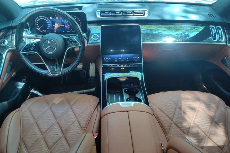 Used Mercedes-Benz Maybach S-Class 2024 Refresh S 480 4MATIC Center Console