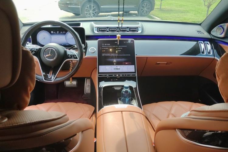 Used Mercedes-Benz Maybach S-Class 2024 S 480 4MATIC Center Console