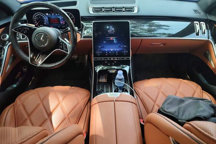 Used Mercedes-Benz Maybach S-Class 2024 Refresh S 480 4MATIC Center Console
