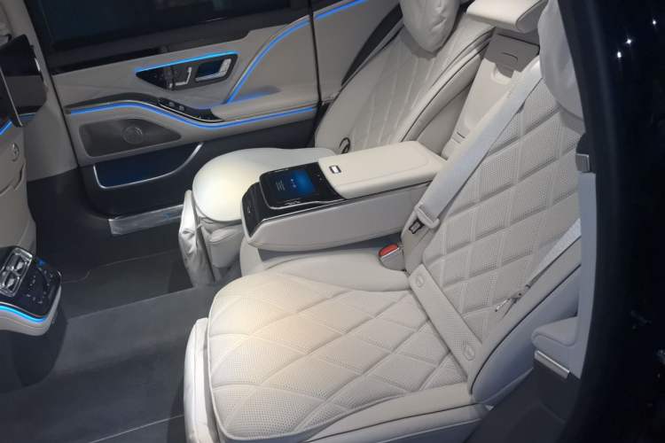 Used Mercedes-Benz Maybach S-Class 2024 S 480 4MATIC Left Rear Seat