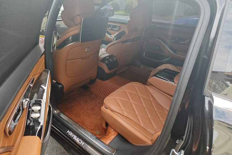 Used Mercedes-Benz Maybach S-Class 2024 S 480 4MATIC Left Rear Seat
