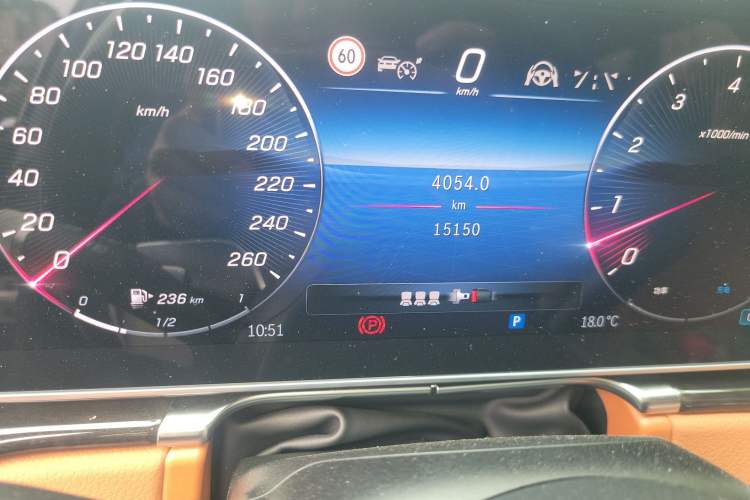 Used Mercedes-Benz Maybach S-Class 2024 Refresh S 480 4MATIC Odometer Close Up