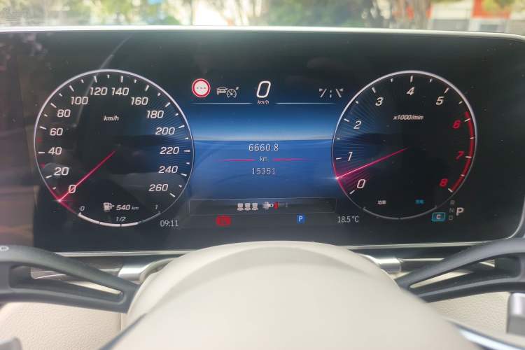 Used Mercedes-Benz Maybach S-Class 2024 Refresh S 480 4MATIC Odometer Close Up