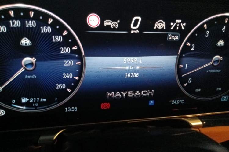 Used Mercedes-Benz Maybach S-Class 2024 Refresh S 480 4MATIC Odometer Close Up