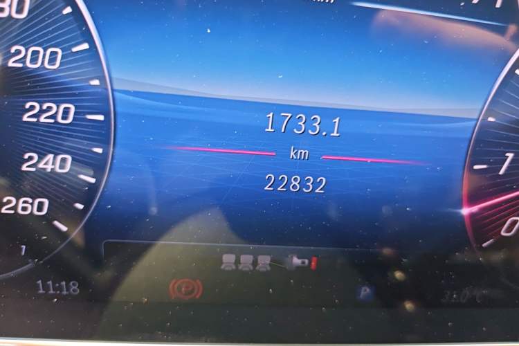 Used Mercedes-Benz Maybach S-Class 2024 Refresh S 480 4MATIC Odometer Close Up