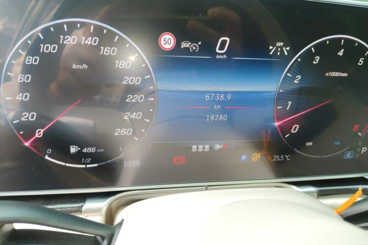 Used Mercedes-Benz Maybach S-Class 2024 Refresh S 480 4MATIC Odometer Close Up