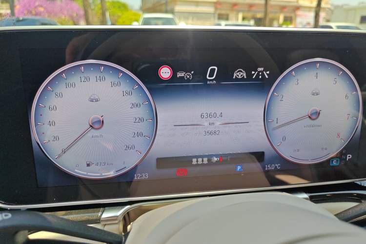 Used Mercedes-Benz Maybach S-Class 2024 S 480 4MATIC Odometer Close Up