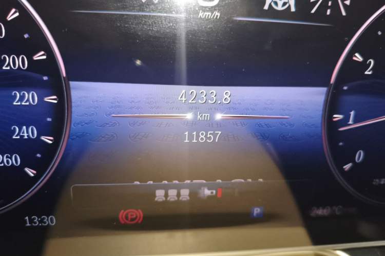 Used Mercedes-Benz Maybach S-Class 2024 Refresh S 480 4MATIC Odometer Close Up