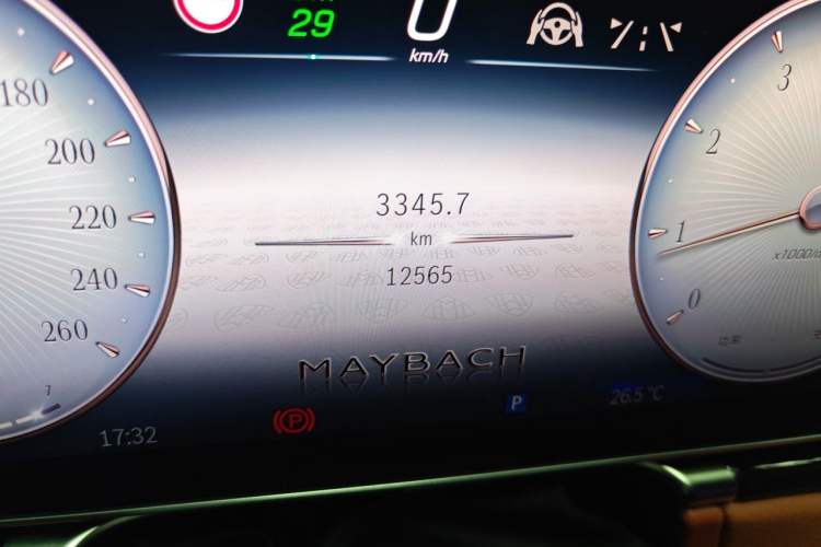 Used Mercedes-Benz Maybach S-Class 2024 Refresh S 480 4MATIC Odometer Close Up