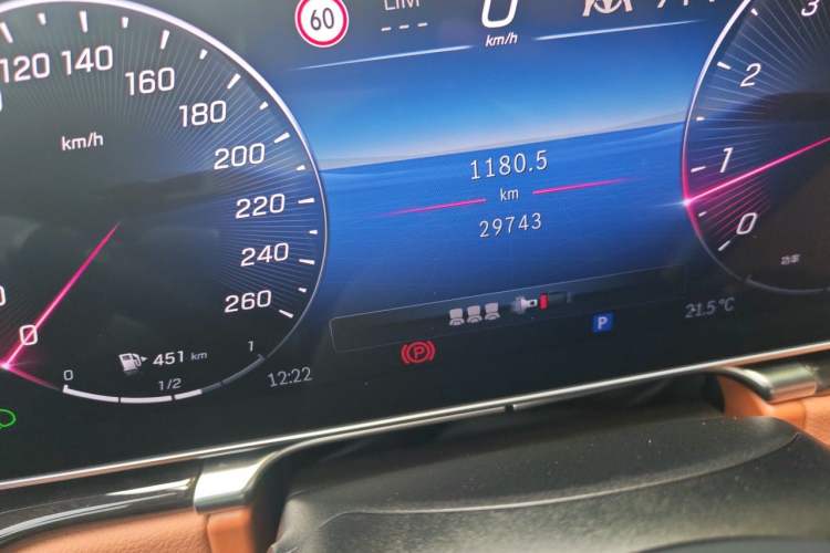 Used Mercedes-Benz Maybach S-Class 2024 S 480 4MATIC Odometer Close Up