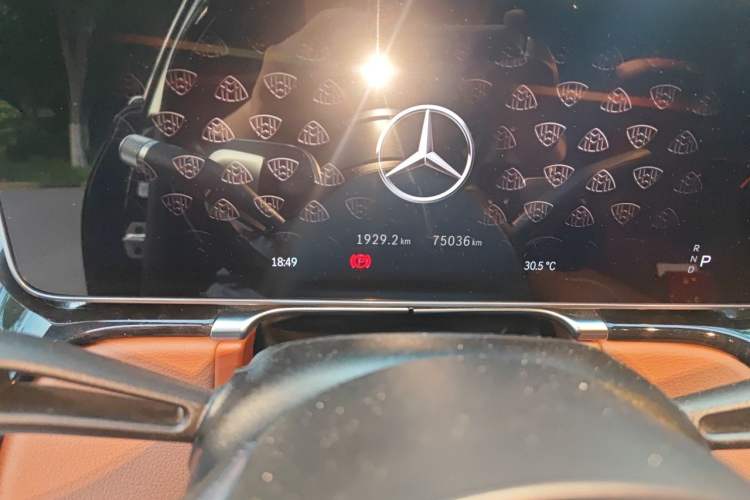 Used Mercedes-Benz Maybach S-Class 2024 S 480 4MATIC Odometer Close Up