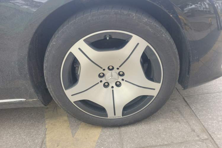 Used Mercedes-Benz Maybach S-Class 2024 Refresh S 480 4MATIC Right Front Wheel Hub