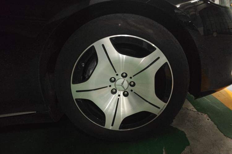 Used Mercedes-Benz Maybach S-Class 2024 S 480 4MATIC Right Front Wheel Hub