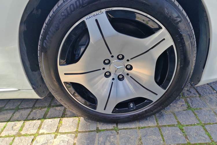 Used Mercedes-Benz Maybach S-Class 2024 S 480 4MATIC Right Front Wheel Hub