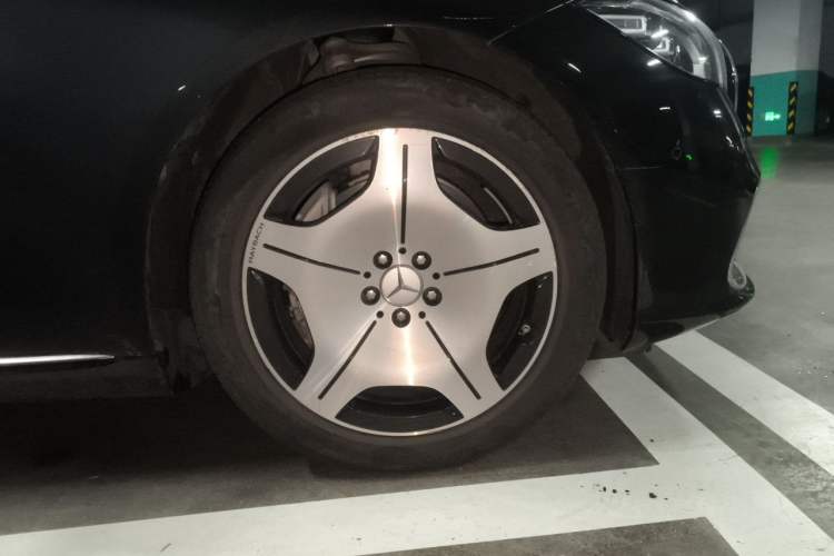 Used Mercedes-Benz Maybach S-Class 2024 Refresh S 480 4MATIC Right Front Wheel Hub