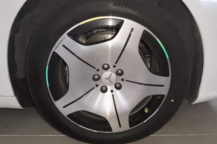 Used Mercedes-Benz Maybach S-Class 2024 Refresh S 480 4MATIC Right Front Wheel Hub
