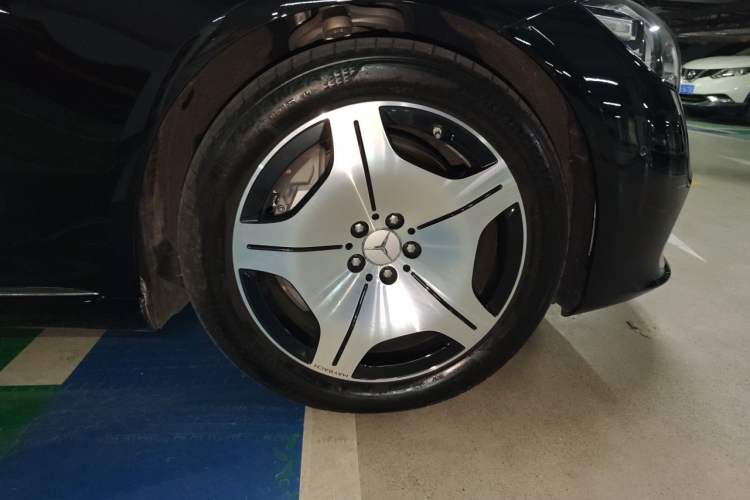 Used Mercedes-Benz Maybach S-Class 2024 Refresh S 480 4MATIC Right Front Wheel Hub