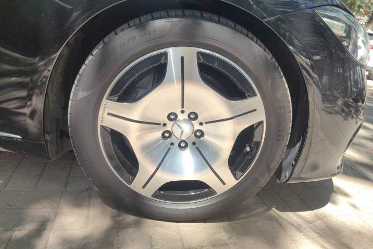 Used Mercedes-Benz Maybach S-Class 2024 Refresh S 480 4MATIC Right Front Wheel Hub