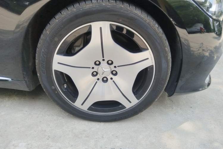 Used Mercedes-Benz Maybach S-Class 2024 S 480 4MATIC Right Front Wheel Hub