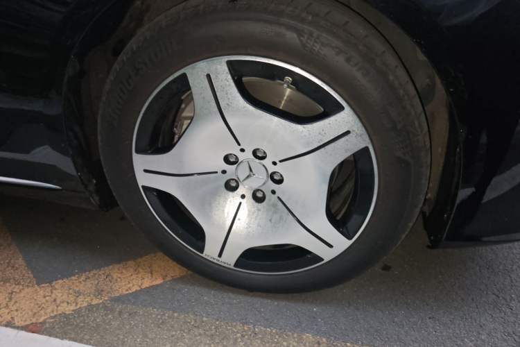 Used Mercedes-Benz Maybach S-Class 2024 S 480 4MATIC Right Front Wheel Hub