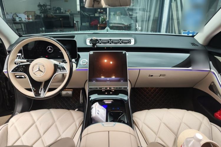 Used Mercedes-Benz Maybach S-Class 2024 Refresh S 480 4MATIC Center Console
