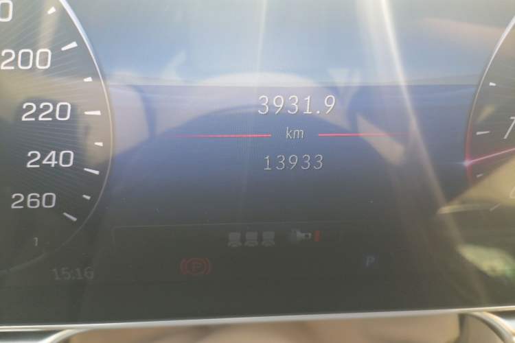 Used Mercedes-Benz Maybach S-Class 2024 S 480 4MATIC Odometer Close Up