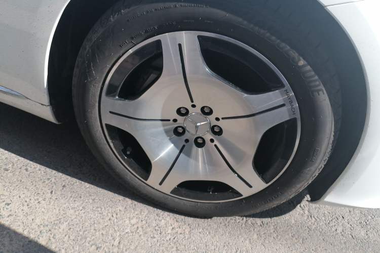 Used Mercedes-Benz Maybach S-Class 2024 S 480 4MATIC Right Front Wheel Hub