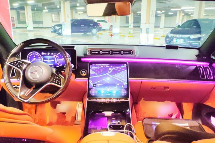 Used Mercedes-Benz Maybach S-Class 2025-Year Restyled S 480 4MATIC Center Console