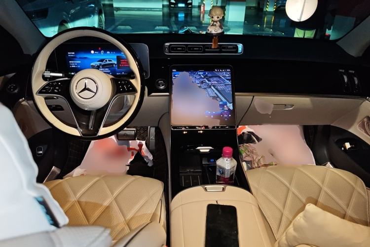 Used Mercedes-Benz Maybach S-Class 2025-Year Restyled S 480 4MATIC Center Console