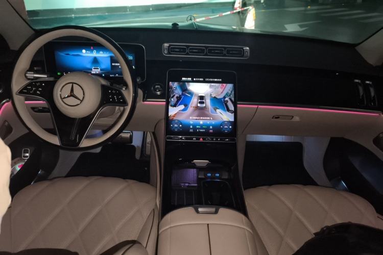 Used Mercedes-Benz Maybach S-Class 2025 S 480 4MATIC Center Console