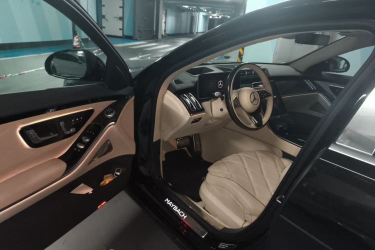 Used Mercedes-Benz Maybach S-Class 2025 S 480 4MATIC Driver Seat