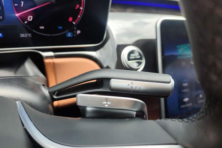 Used Mercedes-Benz Maybach S-Class 2025-Year Restyled S 480 4MATIC Gear Lever