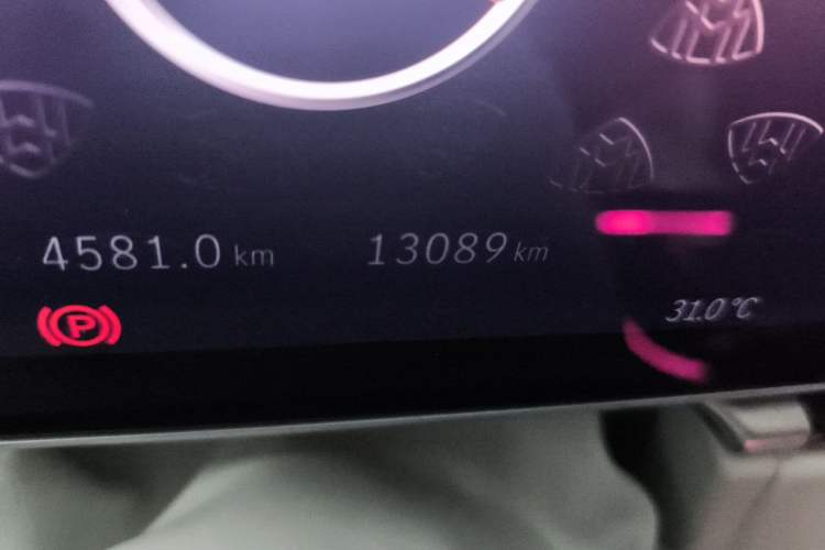 Used Mercedes-Benz Maybach S-Class 2025 S 480 4MATIC Odometer Close Up
