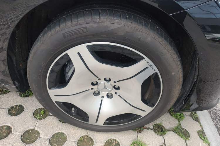 Used Mercedes-Benz Maybach S-Class 2025-Year Restyled S 480 4MATIC Right Front Wheel Hub