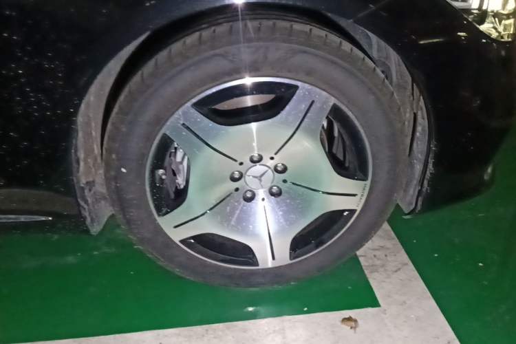 Used Mercedes-Benz Maybach S-Class 2025 S 480 4MATIC Right Front Wheel Hub
