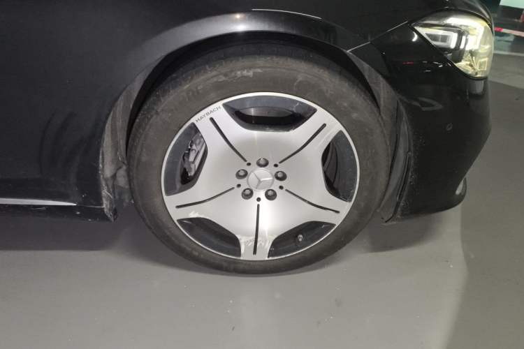 Used Mercedes-Benz Maybach S-Class 2025 S 480 4MATIC Right Front Wheel Hub