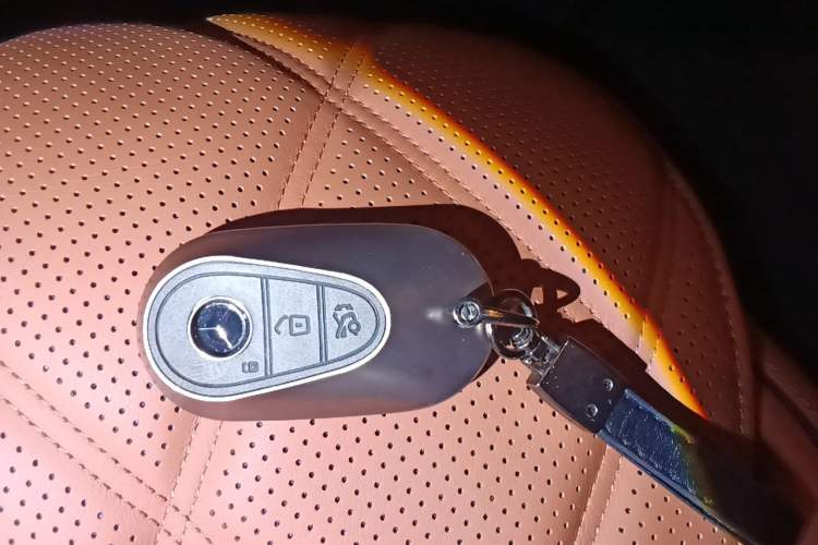 Used Mercedes-Benz Maybach S-Class 2025 S 480 4MATIC Vehicle Key